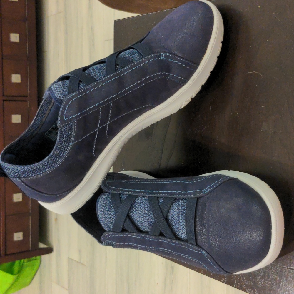 EUC Clarks Cloudsteppers™ Adella Trace Women's Size 10W Blue Step in Ortholite